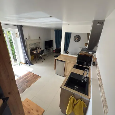 A 10 Minutes Futuroscope 度假居 *